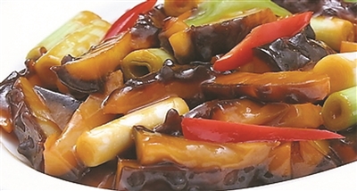 铁杆的"京葱乌参" 也是不可多得的美味