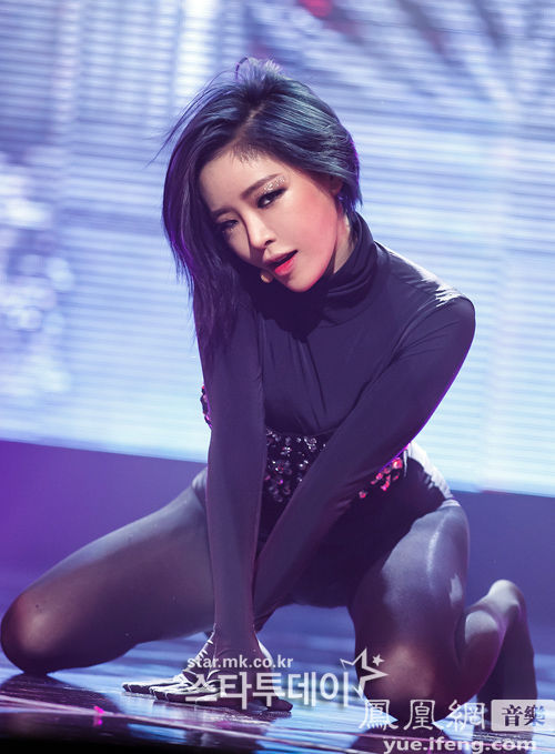 韩国女星gain黑丝跪地热舞性感爆棚1