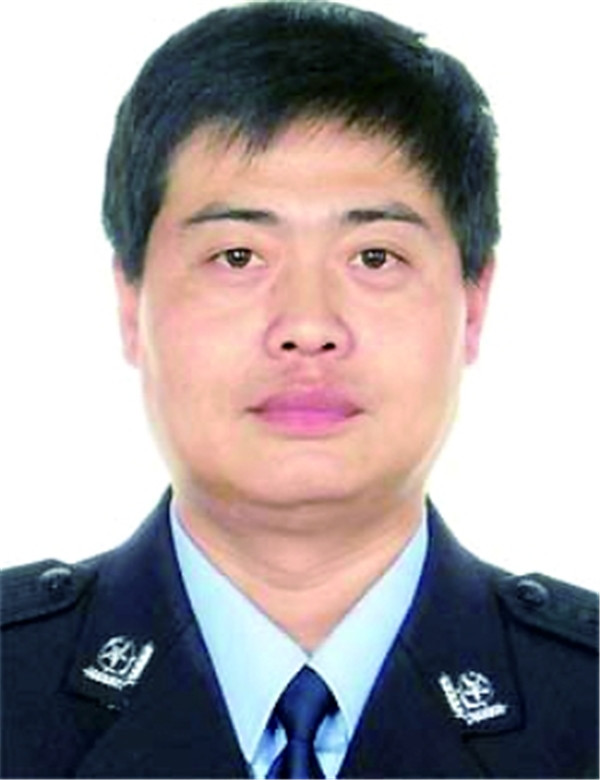 王涛,男,43岁,公安干警,轻伤;刘金山,男,50多岁,村民,轻伤;刘玉民(刘