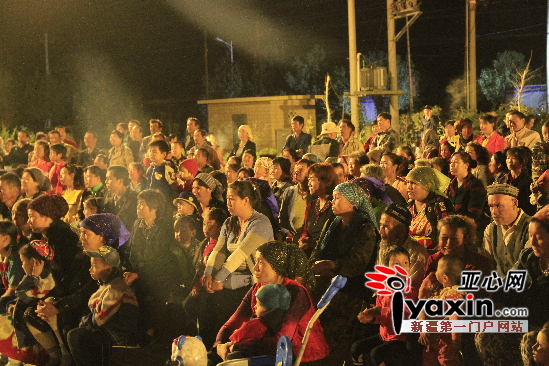 若羌县吾塔木乡举办计生专场晚会:唱响新型婚育新风尚