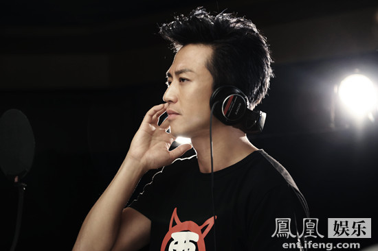 《我是歌手》,2014的《中国好声音》,歌手身份的邓超也是抢