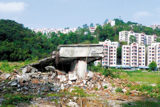 原标题:20年广州最大烂尾楼 澳洲山庄规模达7560亩,小区初期规划建设