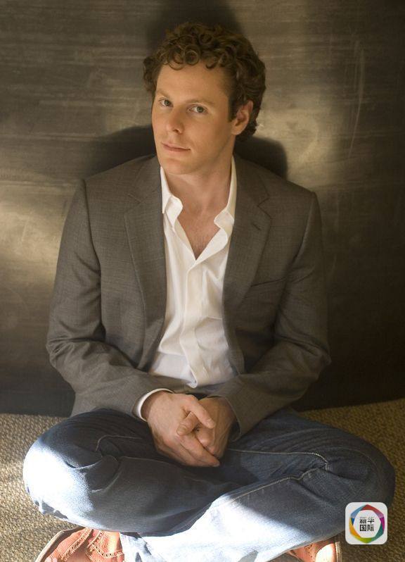 "脸书"公司前高管,美国音乐网站纳普斯特创始人西恩·帕克承诺捐