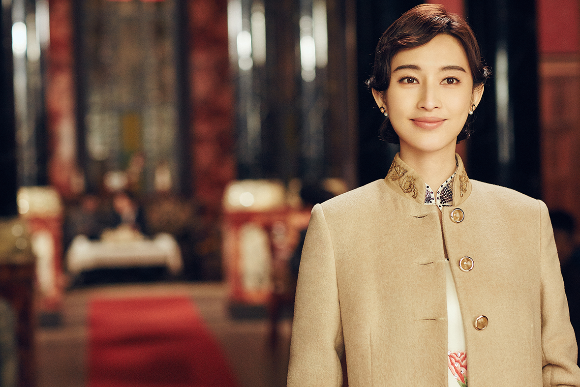 张俪《玄武》破"冰美人"形象 复古优雅上演特工诱惑