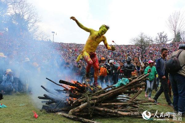 神秘激情的彝族阿細祭火【高清組圖】