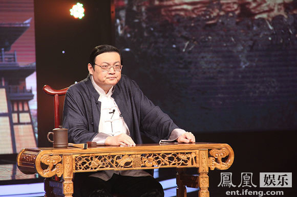 老梁牵手辽视"刨芈月" 大赞"芈月胜甄嬛"_手机凤凰网
