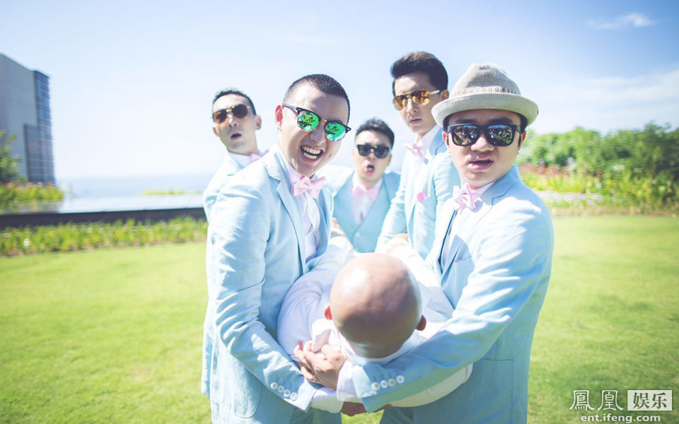 包贝尔大婚率伴郎团迎亲 伴娘贾玲坐"压"柳岩