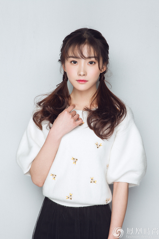 王嵛元气写真曝光 灵动激萌少女感爆棚_凤凰时尚
