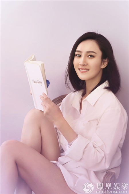 最新曝光的文艺清新写真也获得网友好评不断.