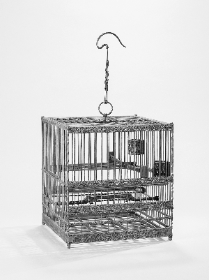 一竹雕雀笼拍得227万元