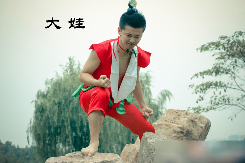 "日前,真人版葫芦娃现身河南科技大学校园,原来这是河科大毕业生拍摄