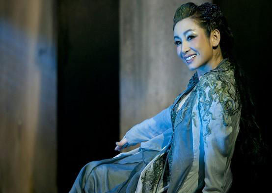 话剧青蛇倾城沪上秦海璐学小青勇敢找出路