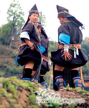 超短裙上场 苗族传统节日"茅人节"