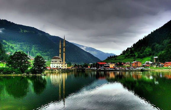 特拉布宗昔日帝国变身黑海小城