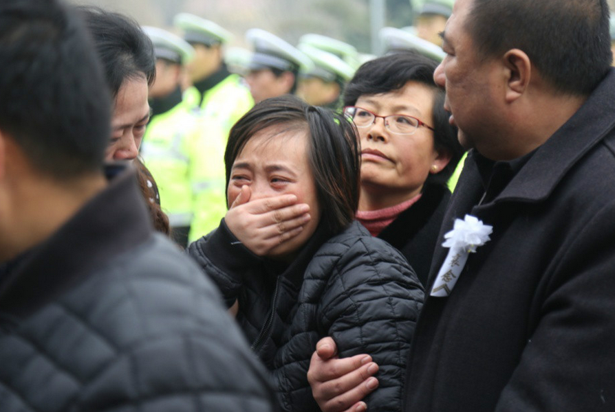 济南被撞牺牲交警遗体告别仪式举行