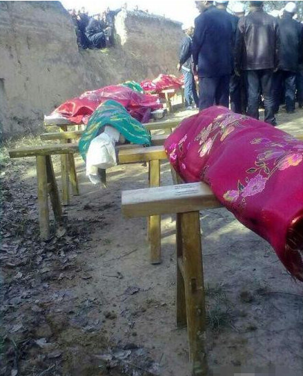 7名遇害者遗体 原标题:宁夏灭门案嫌疑人被抓 警方微博直播审讯(图)