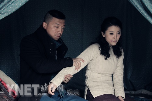 以追求黑帮头目女儿梁雅优而取得信任,却伤害了对他一往情深的宋亚娟