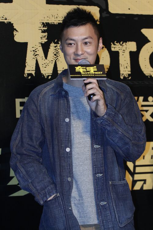 余文乐再演漂移大片 《沉迷》唱车手心声