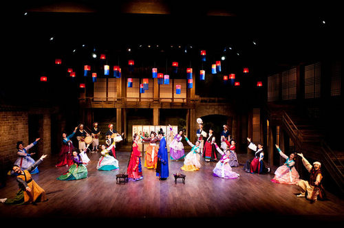 《美笑》热演 贞洞剧院:韩国传统艺术之美