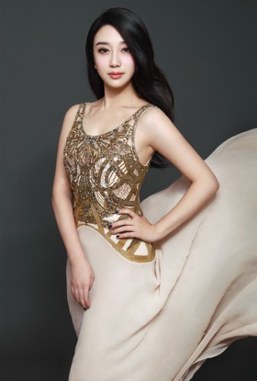 章婷婷做客大牌生日会曝拍戏惊险故事