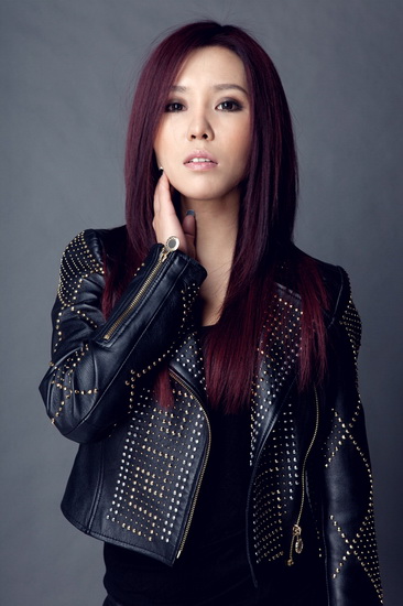 许艺娜演绎我是一只小小鸟金牌团队护航