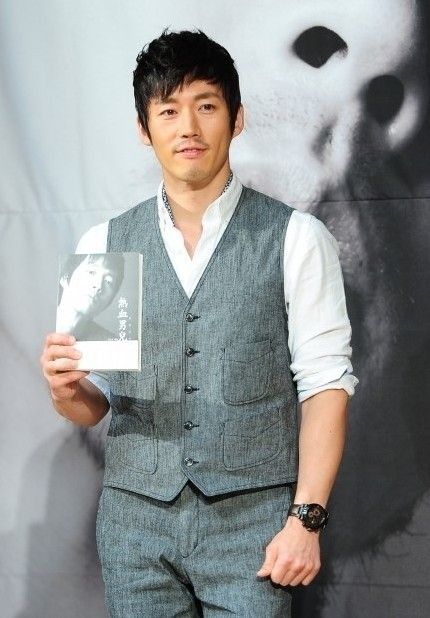 演员张赫多才多艺 拍戏出书两不误(图)