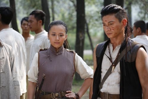 杨婷婷《向着胜利前进》别样猎户装