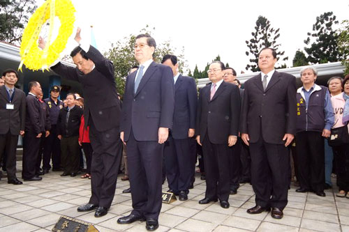 [转贴]从独裁到民主 品读蒋经国的选择