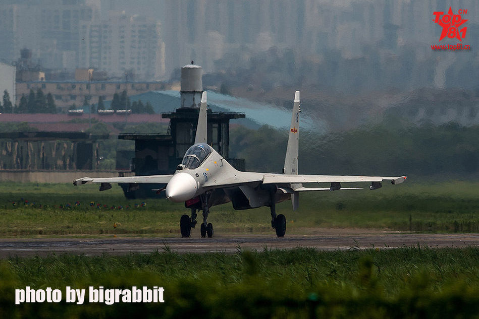 海军已购买上百架苏-30mk战机 配kh-31反舰导弹(1/8