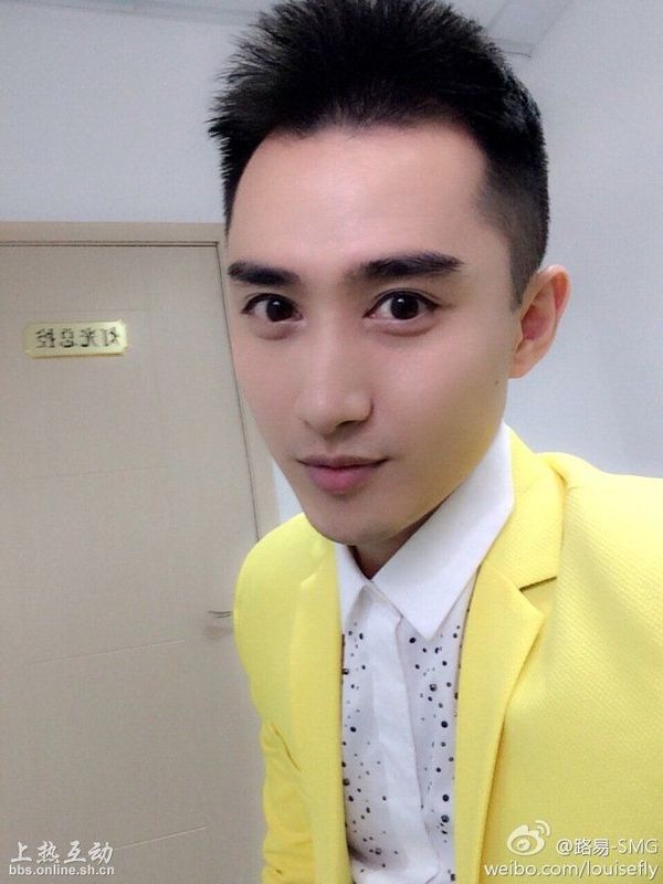 星尚男主持自拍卖萌上瘾