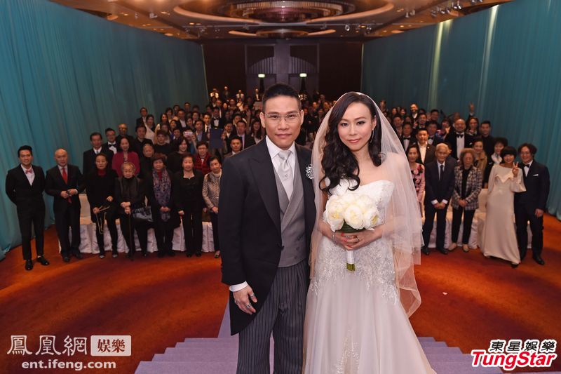 现场:苏永康大婚 娇妻戴金手镯抢镜(图)