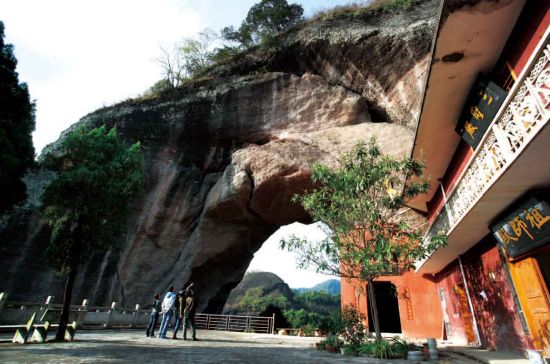 石巩寺太极岩石巩寺,曹山寺,两座寺庙宁静澄澈,宛如清新古朴的隐士