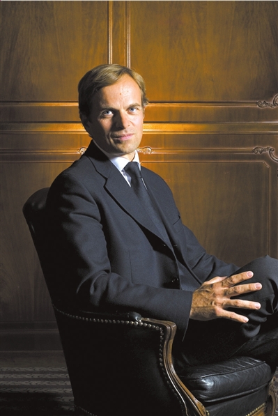 2012年10月14日23点30分,菲利克斯鲍加特纳乘坐由氦