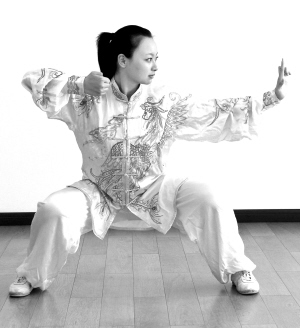 怎样打败颈椎病跟美女老师学武术