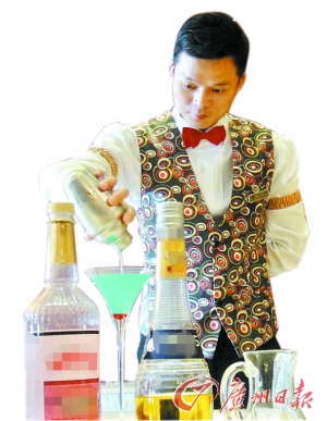 不被理解的调酒师调出大名堂