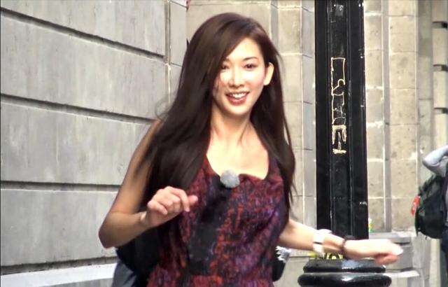 《花样姐姐》林志玲性感著装 拿行李女子力爆表