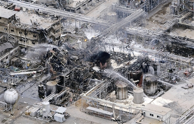 日化工厂爆炸 10余人死伤