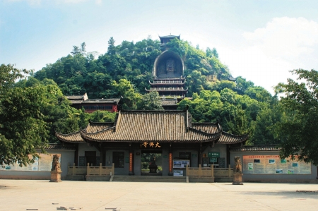 "五一"到荣县大佛看巴蜀笑星专场表演