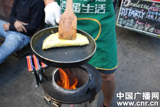 [记者走基层手记]在大理古城卖煎饼的美国人