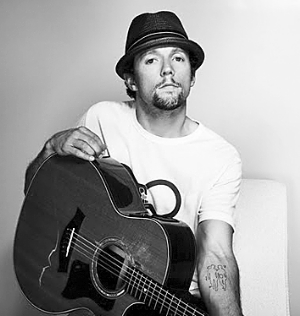 国际知名创作型歌手,第52界格莱美最佳男歌手得主杰森·玛耶兹(jason