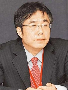 民进党立委黄伟哲爆绯闻变装夜会女子被认出