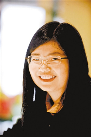 "昨日凌晨,地贫女孩谢选梅的姐姐谢红梅给记者打来求助电话,希望通过