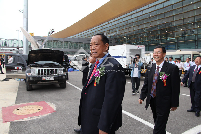 高清图昆明长水国际机场首航成功