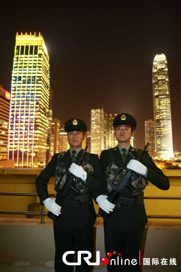 摄影:周汉青驻港部队特种营表演驻香港部队仪仗队 摄影:周汉青驻香港