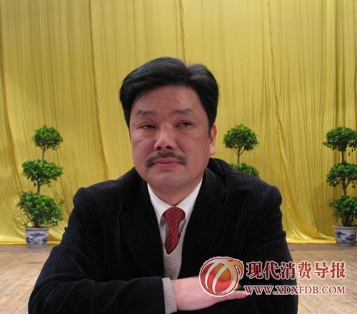 副县长留胡须有何不可?