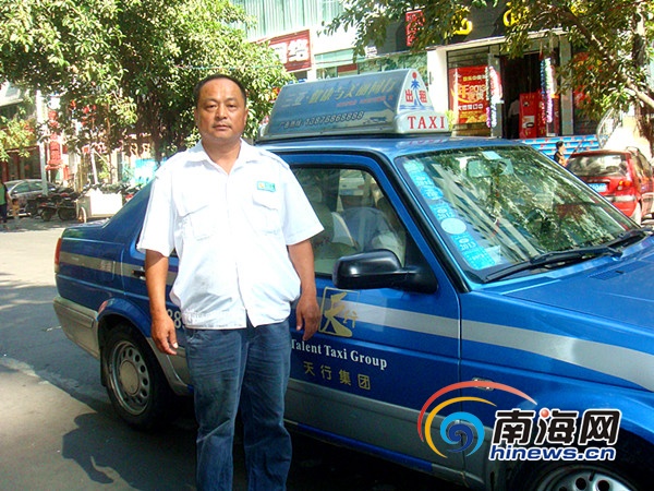 罗保铭三亚调研暗访 与出租车司机说些啥?