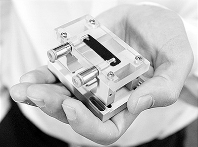 美激光等离子加速器输出高质量高能电子束