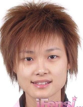 李宇春素颜证件照