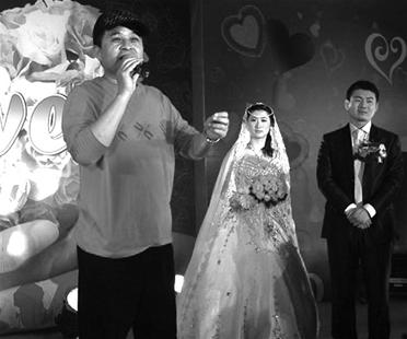 图文:煤老板嫁女 婚礼如"春晚"