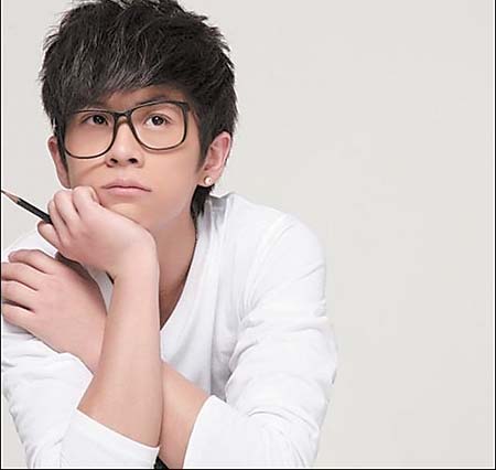 迎来了今年的第一次发片热潮,许多实力唱将和偶像歌手都在此时发片,让